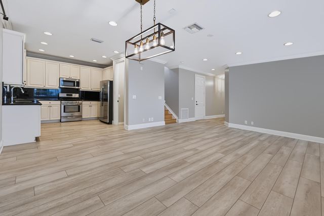 379 Columbus Street, Palm Beach Gardens, FL 33410