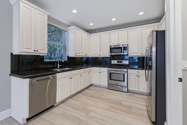 379 Columbus Street, Palm Beach Gardens, FL 33410
