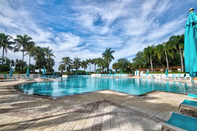 379 Columbus Street, Palm Beach Gardens, FL 33410