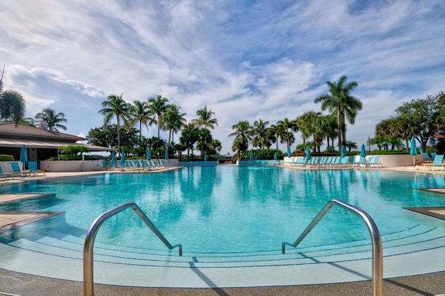 379 Columbus Street, Palm Beach Gardens, FL 33410