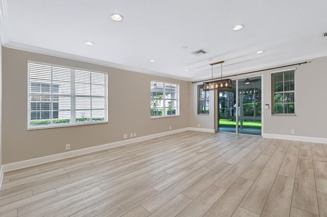 379 Columbus Street, Palm Beach Gardens, FL 33410