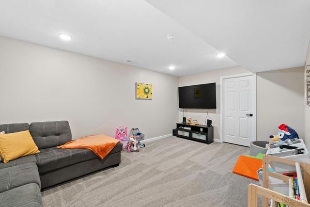 2857 Pine Leaf Court, Hamilton, OH 45013