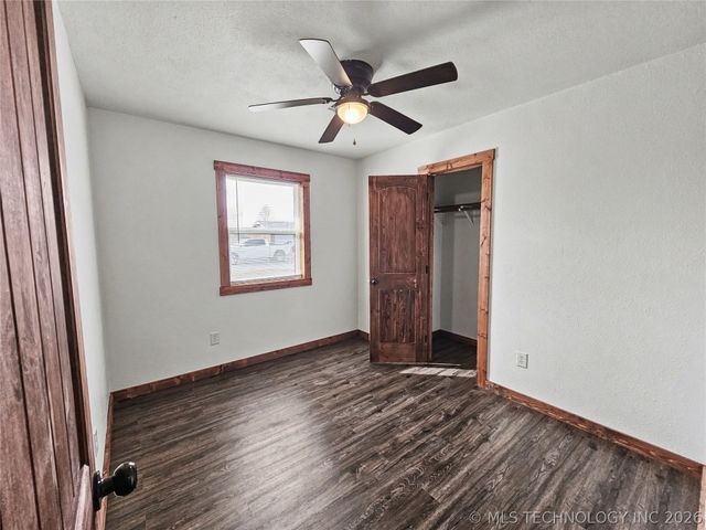 1403 N 6th Street, Stilwell, OK 74960