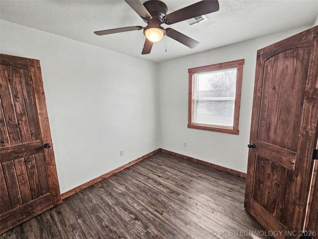 1403 N 6th Street, Stilwell, OK 74960