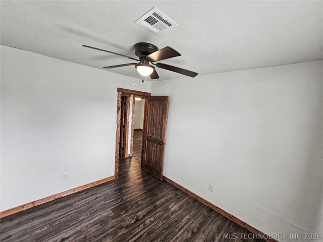 1403 N 6th Street, Stilwell, OK 74960