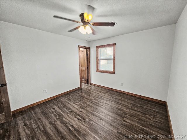 1403 N 6th Street, Stilwell, OK 74960