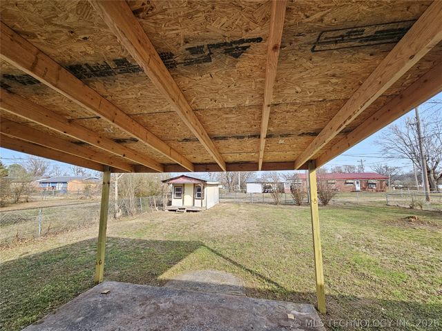 1403 N 6th Street, Stilwell, OK 74960