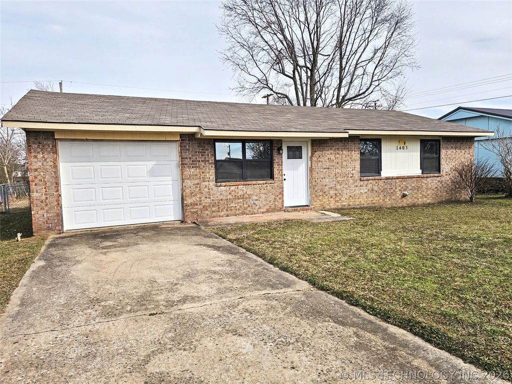 1403 N 6th Street, Stilwell, OK 74960