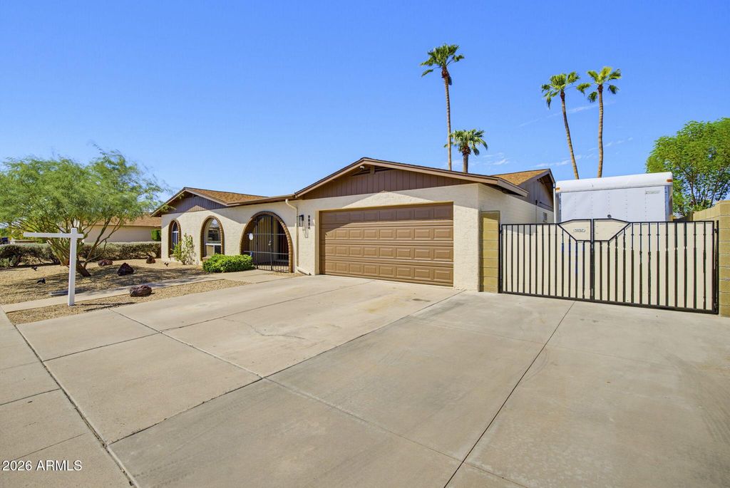 9820 N 56TH Avenue, Glendale, AZ 85302 — photo 3