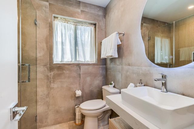 616 NE 16th Terrace, Fort Lauderdale, FL 33304