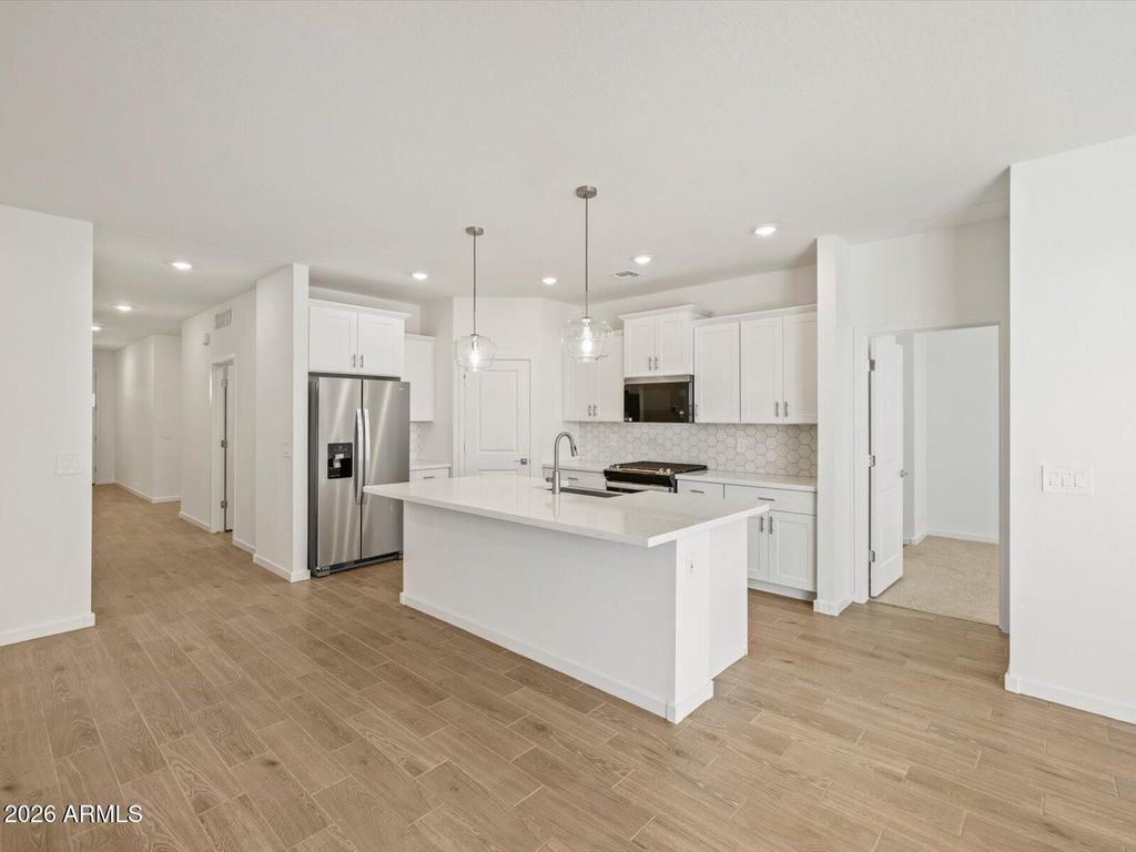 15633 W HONEYSUCKLE Drive, Surprise, AZ 85387 — photo 5