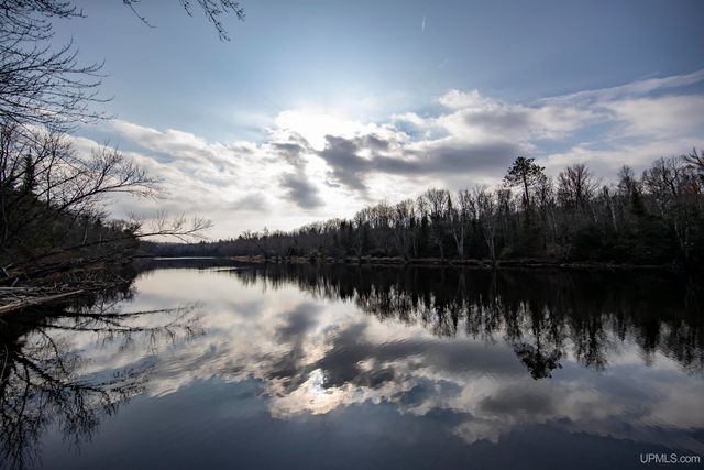 379 Sheltrow Road, Crystal Falls, MI 49920