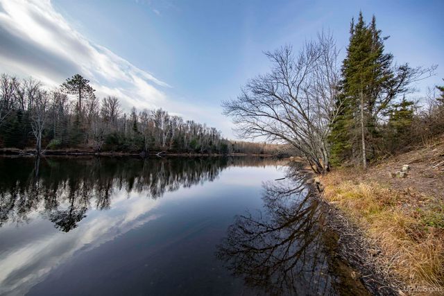 379 Sheltrow Road, Crystal Falls, MI 49920