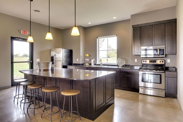 34 Rapp Farm Boulevard, North Oaks, MN 55127