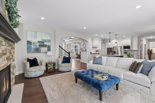 34 Rapp Farm Boulevard, North Oaks, MN 55127