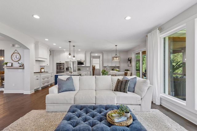 34 Rapp Farm Boulevard, North Oaks, MN 55127