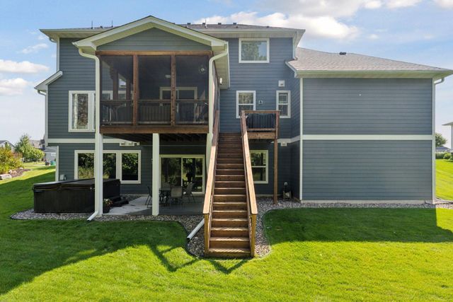 34 Rapp Farm Boulevard, North Oaks, MN 55127