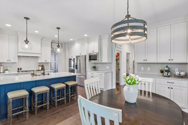 34 Rapp Farm Boulevard, North Oaks, MN 55127