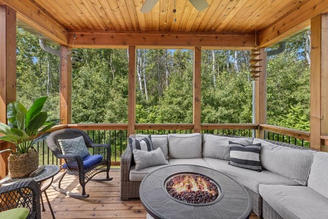 34 Rapp Farm Boulevard, North Oaks, MN 55127