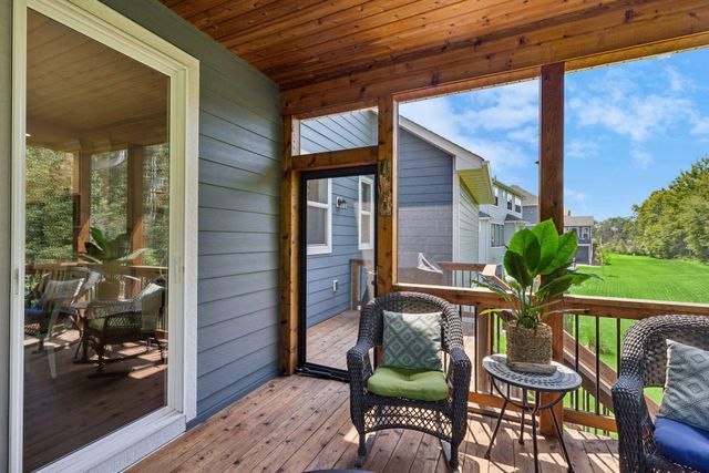 34 Rapp Farm Boulevard, North Oaks, MN 55127