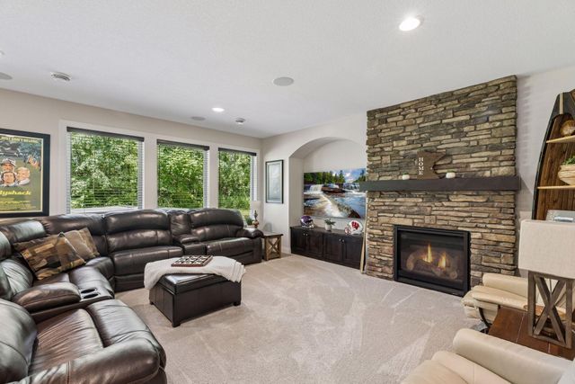 34 Rapp Farm Boulevard, North Oaks, MN 55127