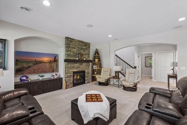 34 Rapp Farm Boulevard, North Oaks, MN 55127
