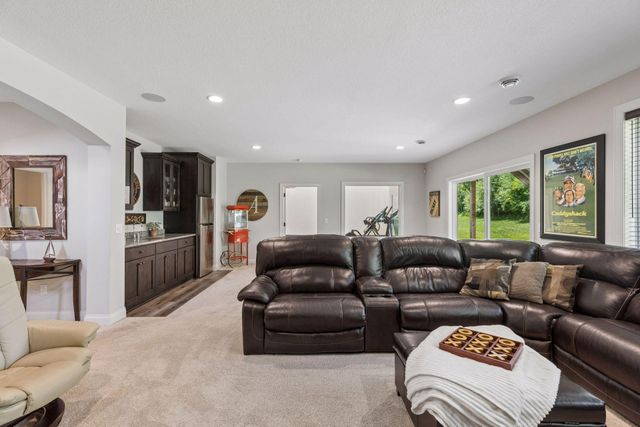 34 Rapp Farm Boulevard, North Oaks, MN 55127