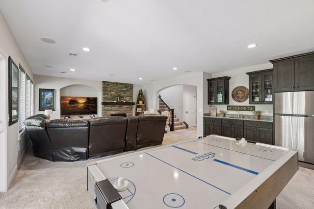 34 Rapp Farm Boulevard, North Oaks, MN 55127