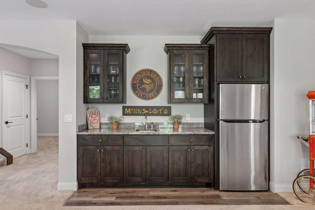 34 Rapp Farm Boulevard, North Oaks, MN 55127
