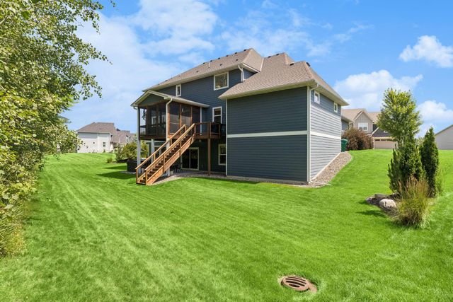 34 Rapp Farm Boulevard, North Oaks, MN 55127