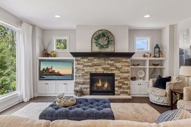 34 Rapp Farm Boulevard, North Oaks, MN 55127