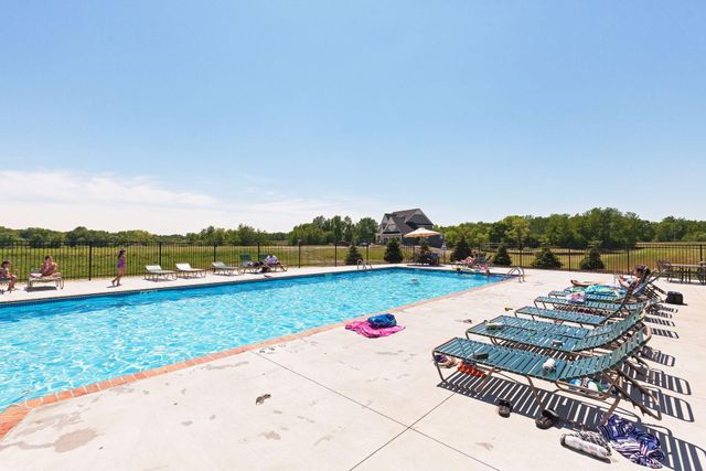 34 Rapp Farm Boulevard, North Oaks, MN 55127