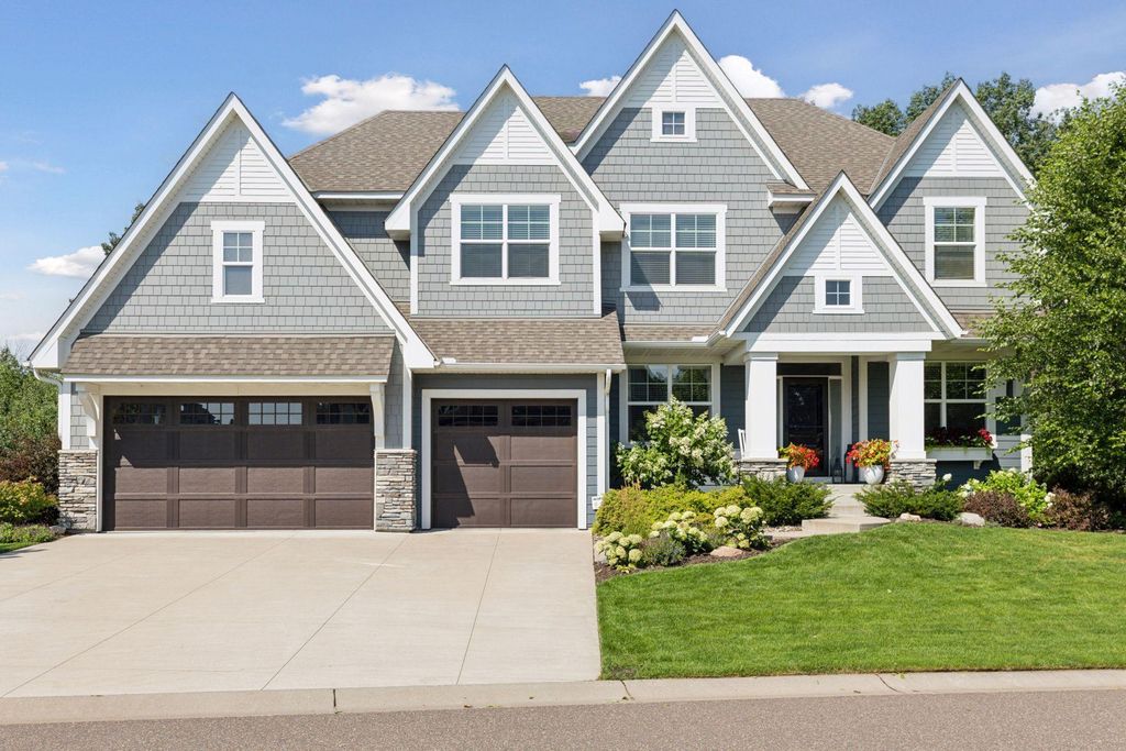 34 Rapp Farm Boulevard, North Oaks, MN 55127