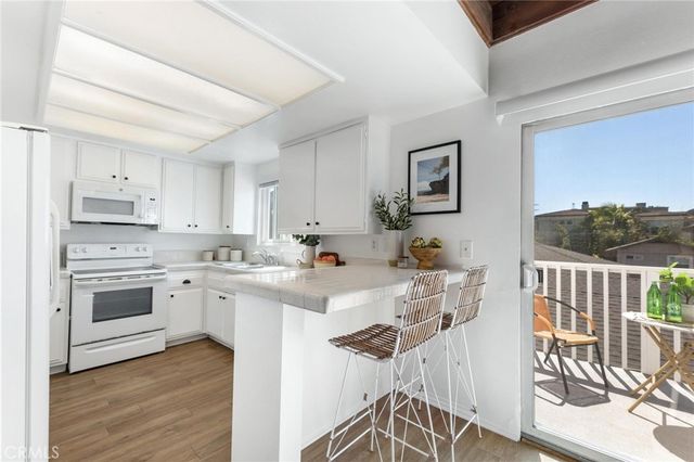 732 Hermosa Avenue, Hermosa Beach, CA 90254