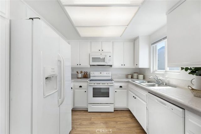 732 Hermosa Avenue, Hermosa Beach, CA 90254