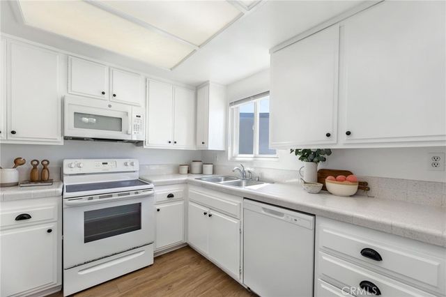 732 Hermosa Avenue, Hermosa Beach, CA 90254