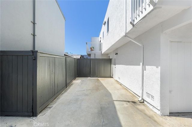 732 Hermosa Avenue, Hermosa Beach, CA 90254