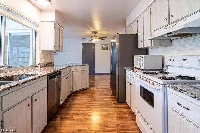 2112 Cornwallis PKWY, Cape Coral, FL 33904