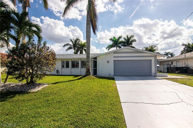 2112 Cornwallis PKWY, Cape Coral, FL 33904
