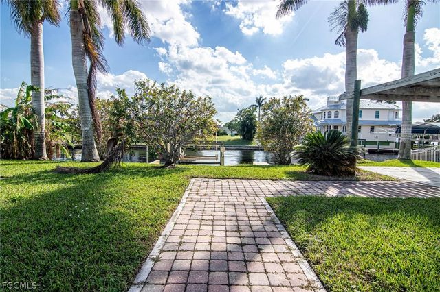 2112 Cornwallis PKWY, Cape Coral, FL 33904