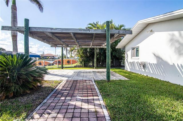 2112 Cornwallis PKWY, Cape Coral, FL 33904