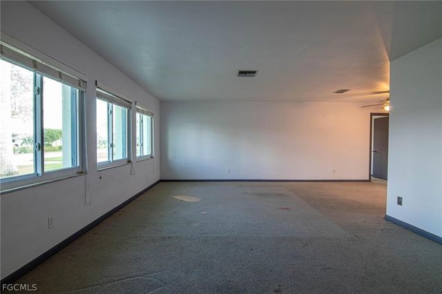 2112 Cornwallis PKWY, Cape Coral, FL 33904