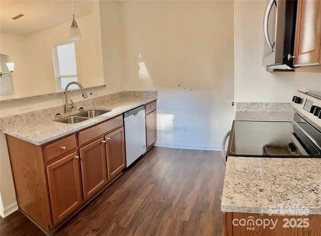 6207 Thompson Brook Lane, Charlotte, NC 28212