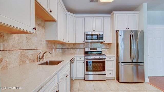 103 Becket Way, Morganville, NJ 07751