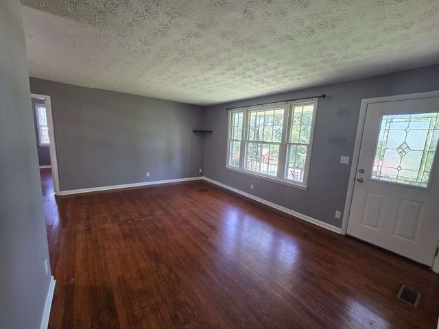 218 Walcott Dr, Nashville, TN 37214