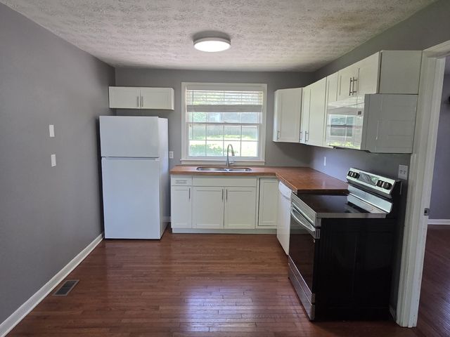 218 Walcott Dr, Nashville, TN 37214