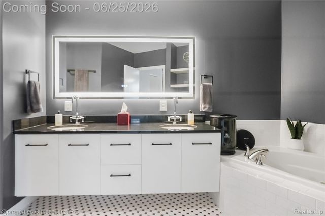 111 N Main Street 306, Royal Oak, MI 48067