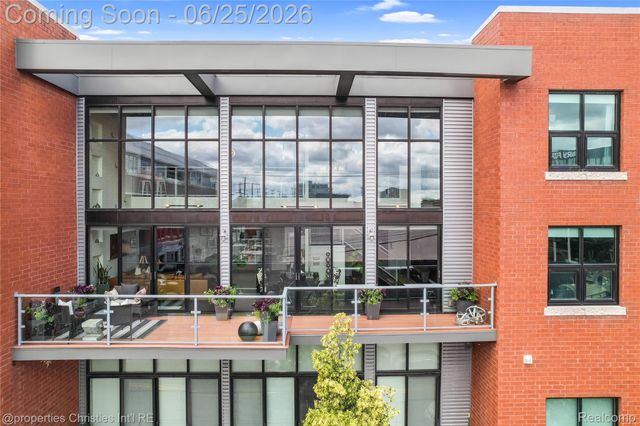 111 N Main Street 306, Royal Oak, MI 48067