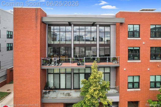 111 N Main Street 306, Royal Oak, MI 48067