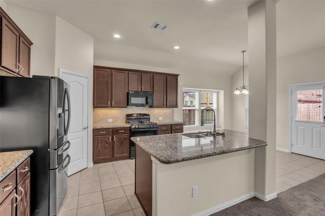 6515 Hunters Trace Lane, Baytown, TX 77521